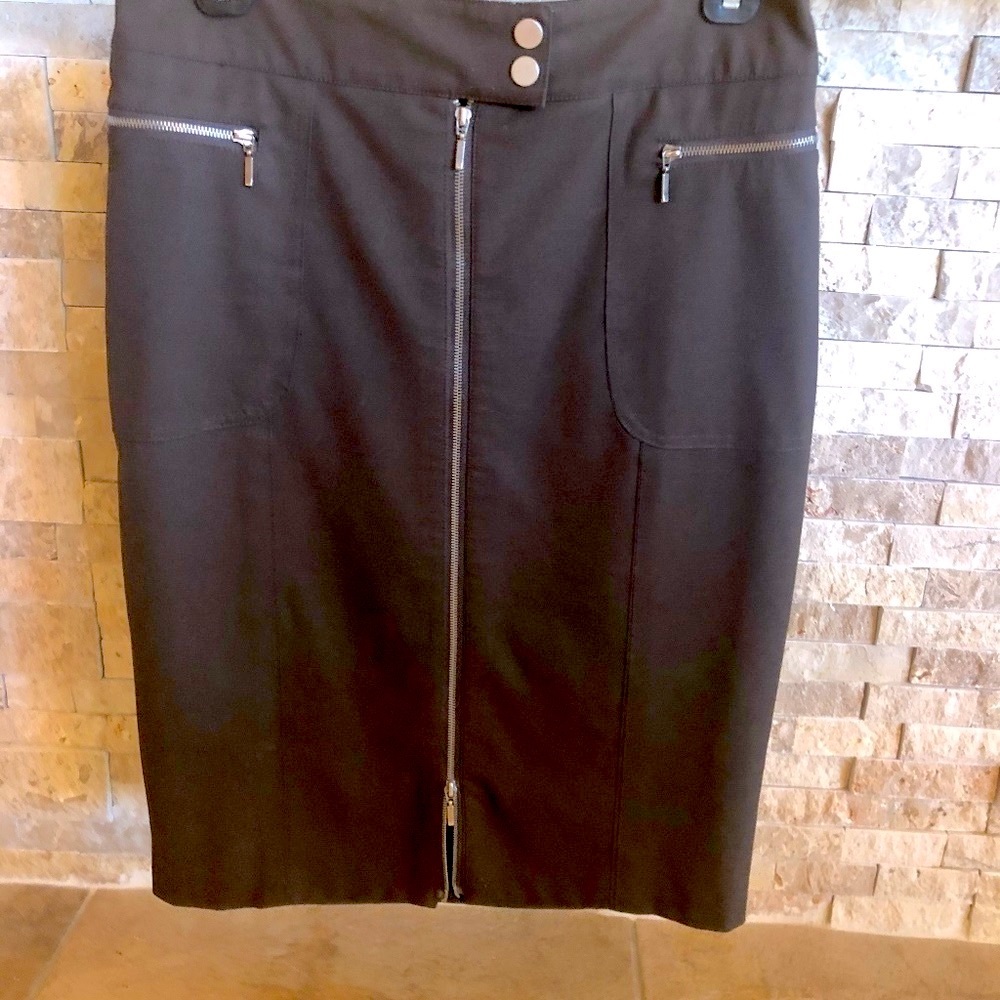 WOMYN SKIRT